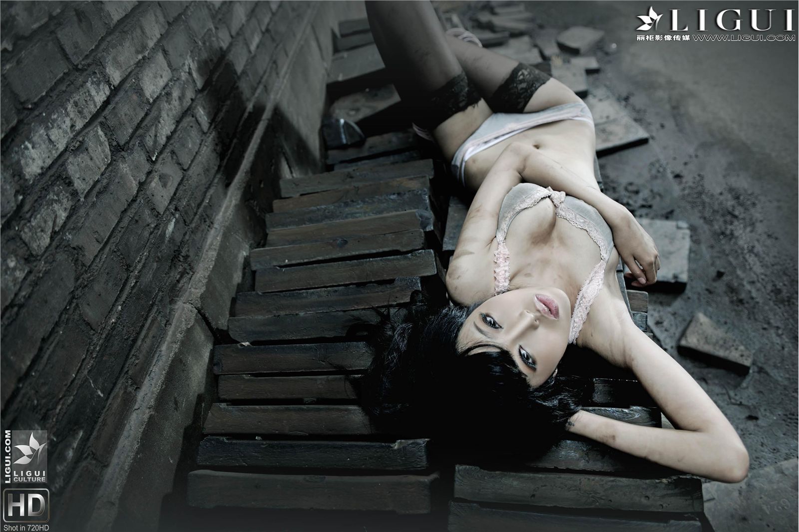 [丽柜]  另类视觉- MODEL 孟露 国产唯美套图